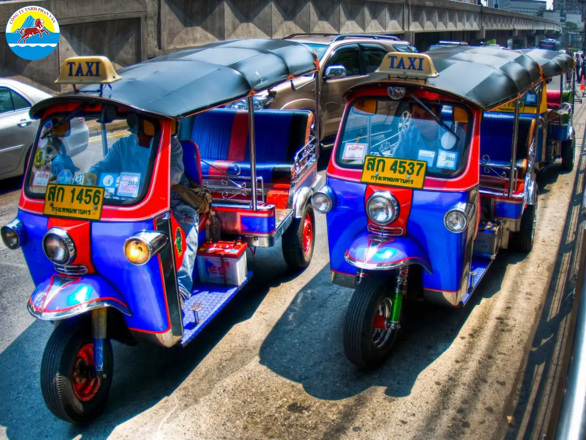 Tuk-tuk - Phương tiện mang tính biểu tượng của Thái Lan