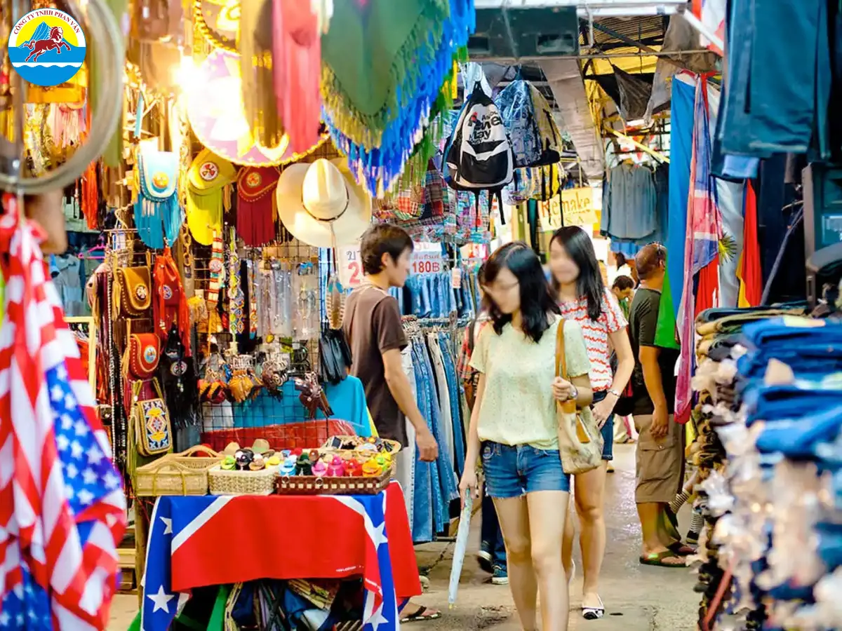 Đừng ngại trả giá tại các khu chợ đêm như Chatuchak