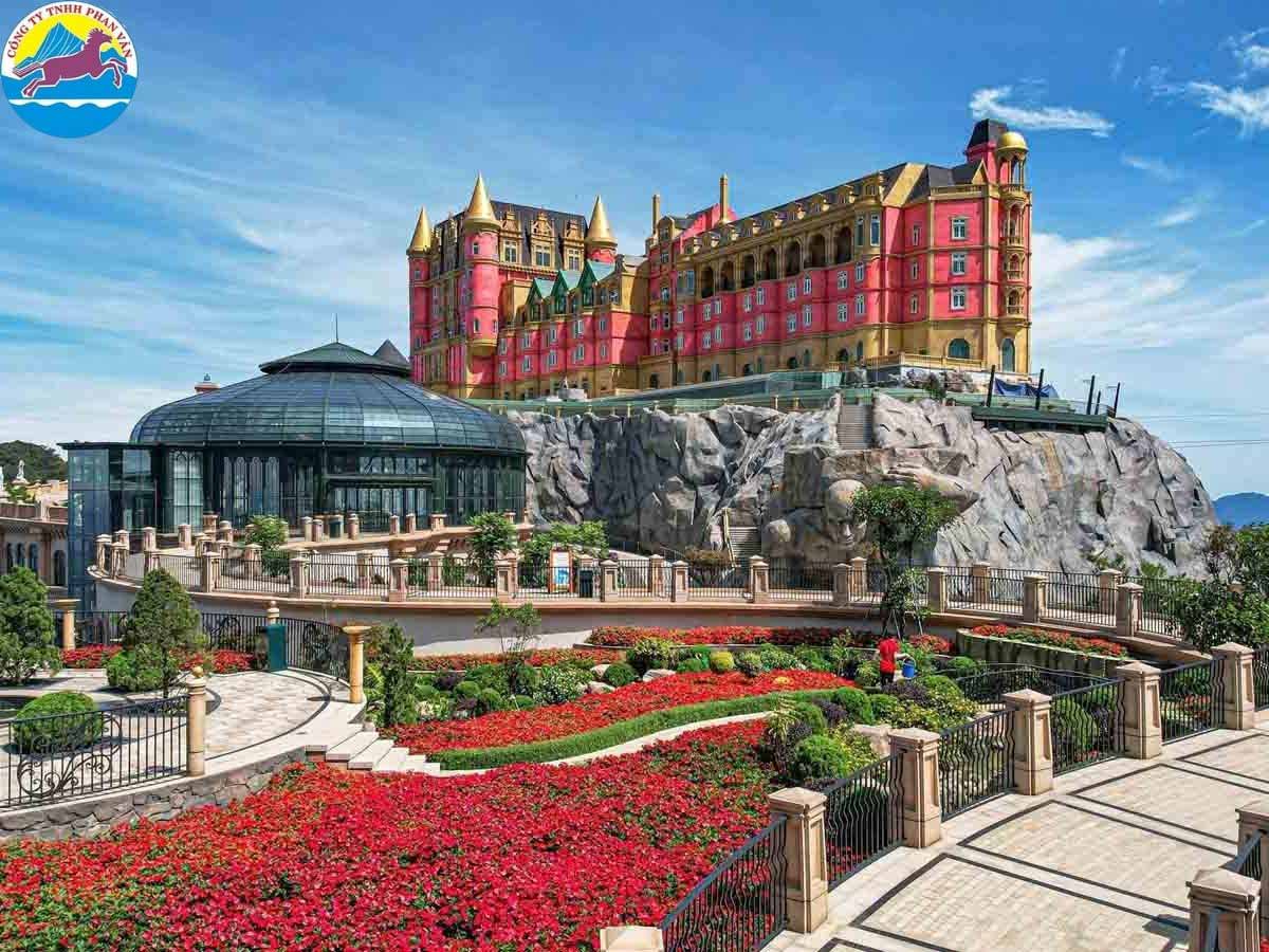 Phan Văn Travel mang đến tour du lịch trọn gói