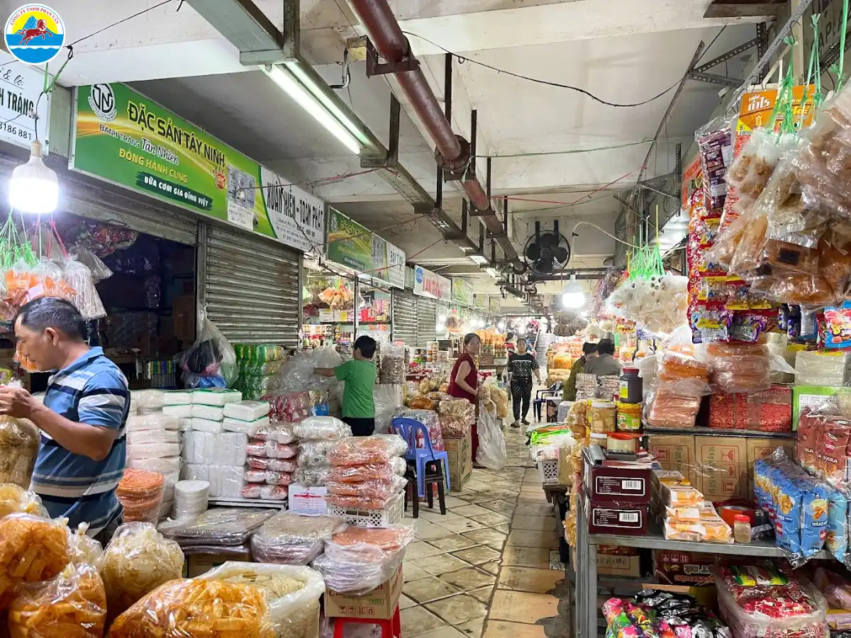 núi bà đen có gì