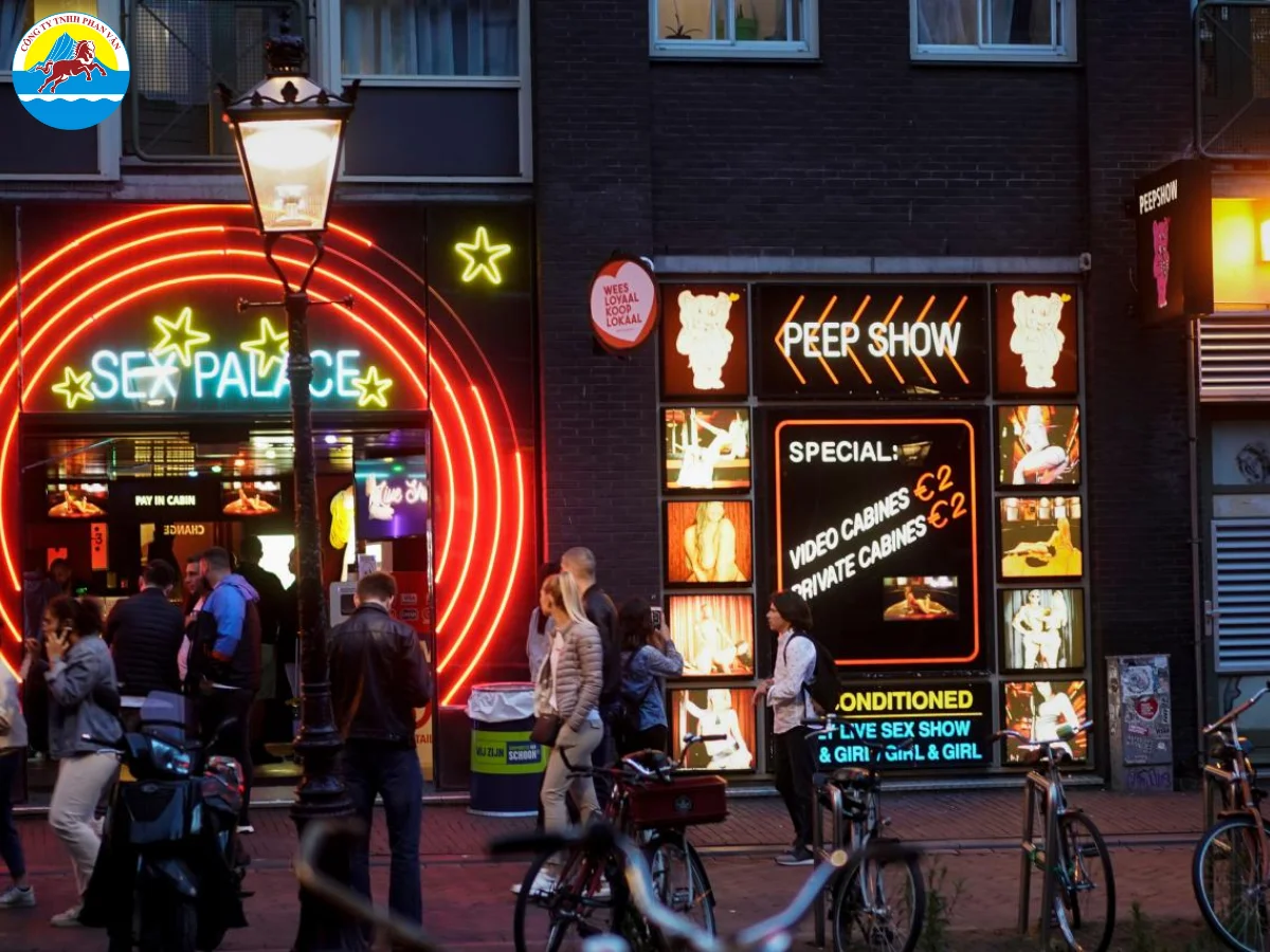 Chi phí trung bình cho một đêm giải trí của du khách thường rơi vào khoảng 4.000 - 7.000 baht