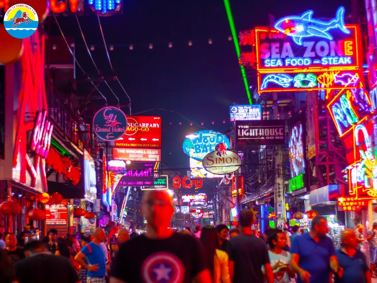 Phố đi bộ Walking Street