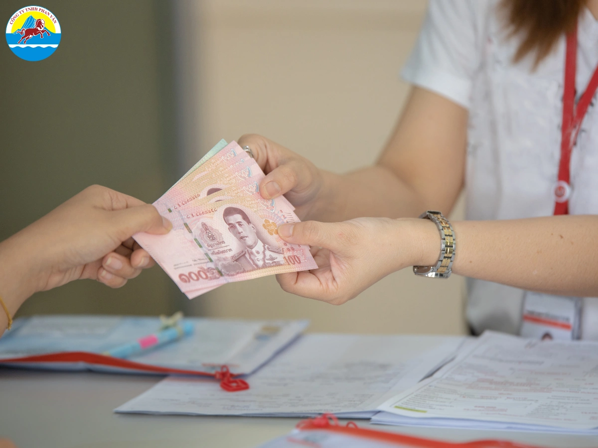 Chỉ nên đổi một khoản nhỏ tại sân bay Thái Lan