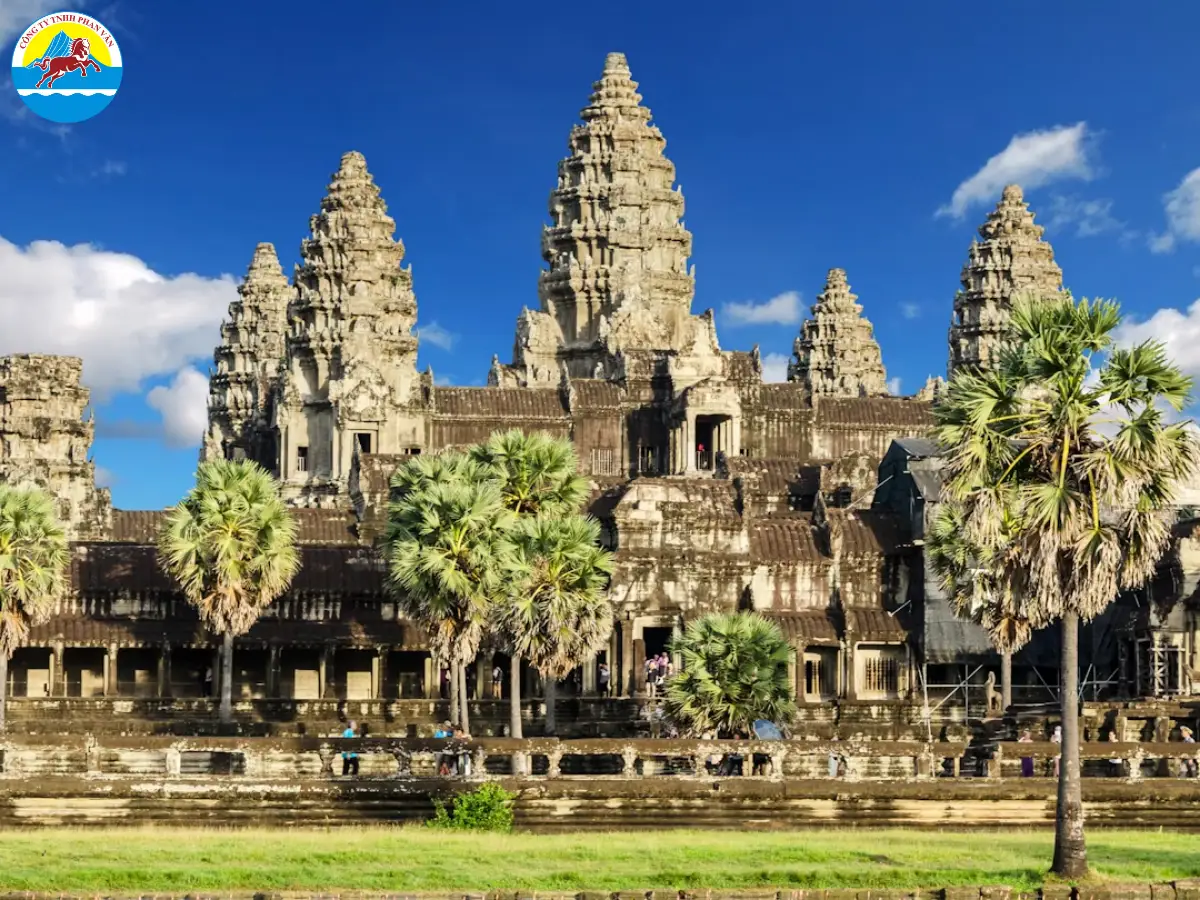 Kiến trúc Angkor Wat thể hiện quan niệm về vũ trụ trong tín ngưỡng Khmer