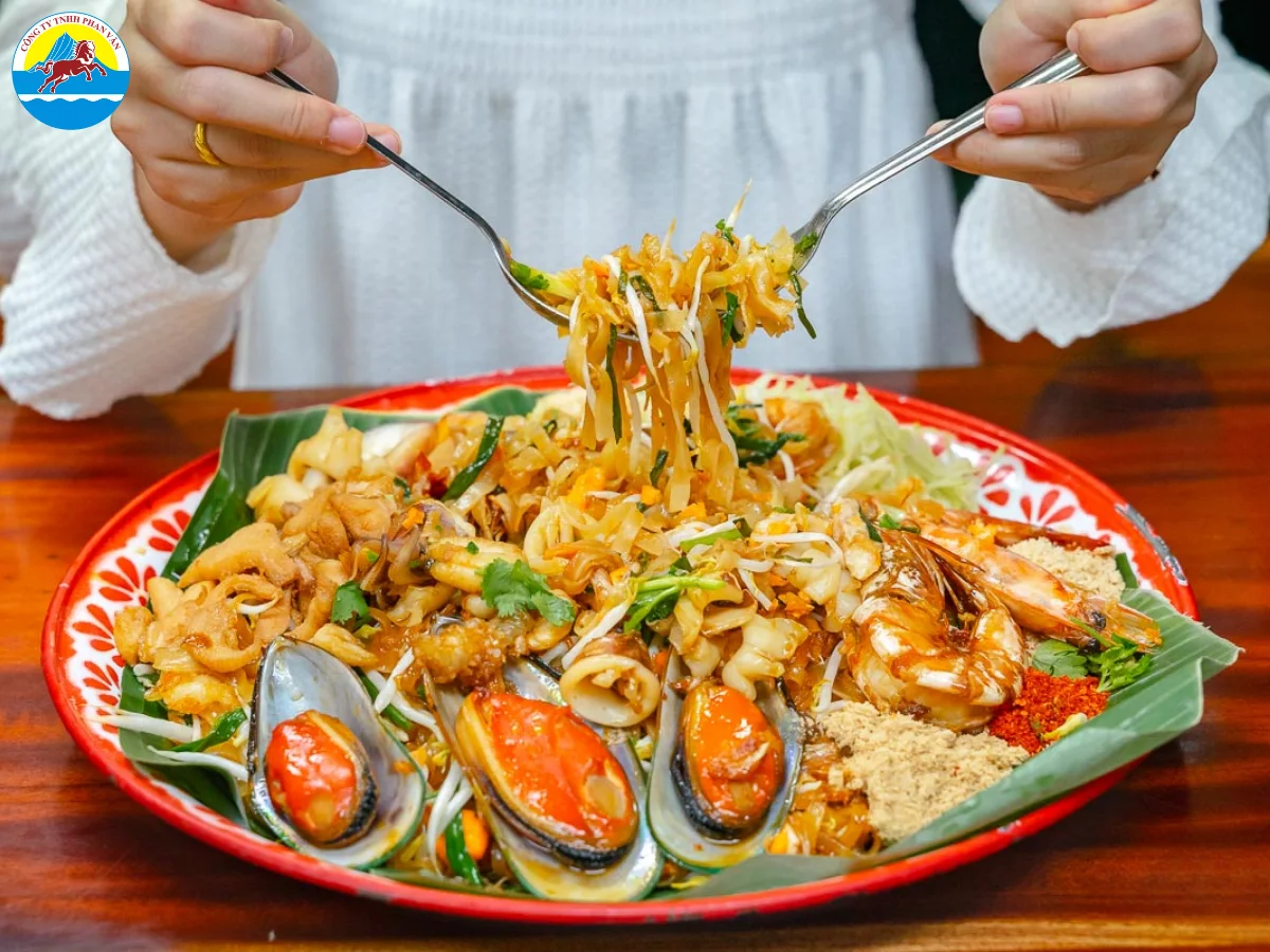 Thưởng thức Pad Thái