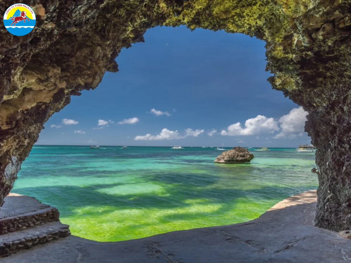 Hang Dơi (Bat Cave)