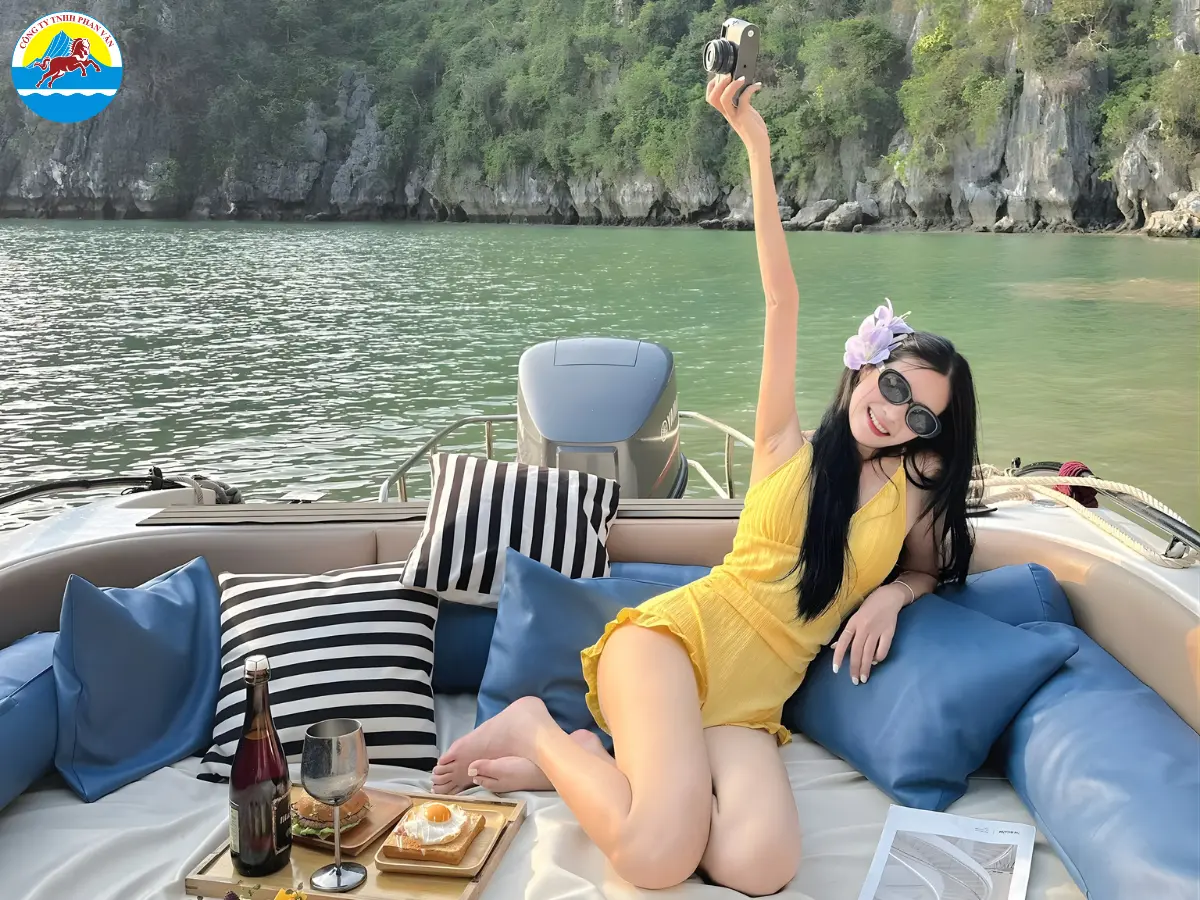 Bãi tắm Cát Bà