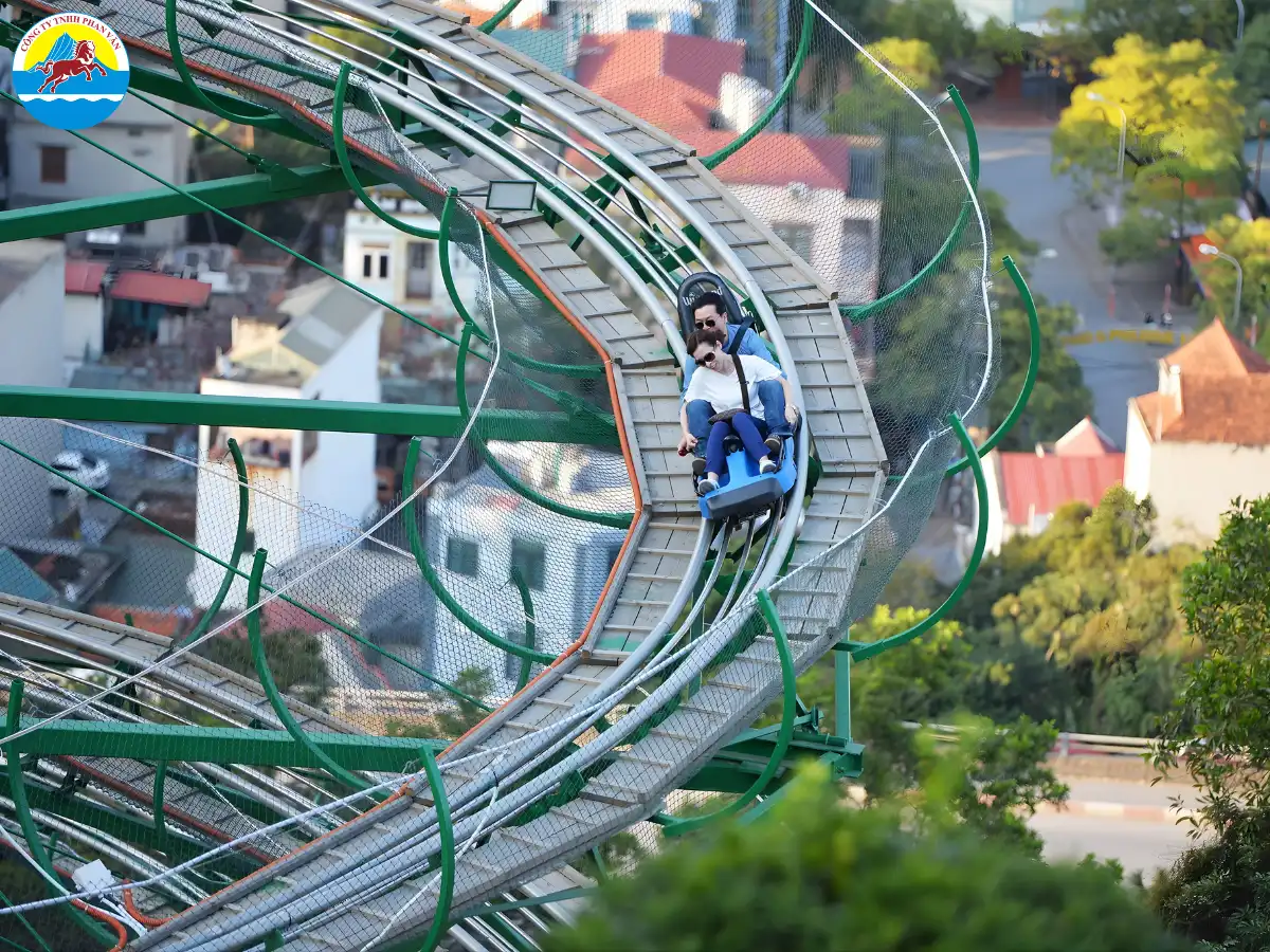 Tàu lượn siêu tốc tại Dragon Park