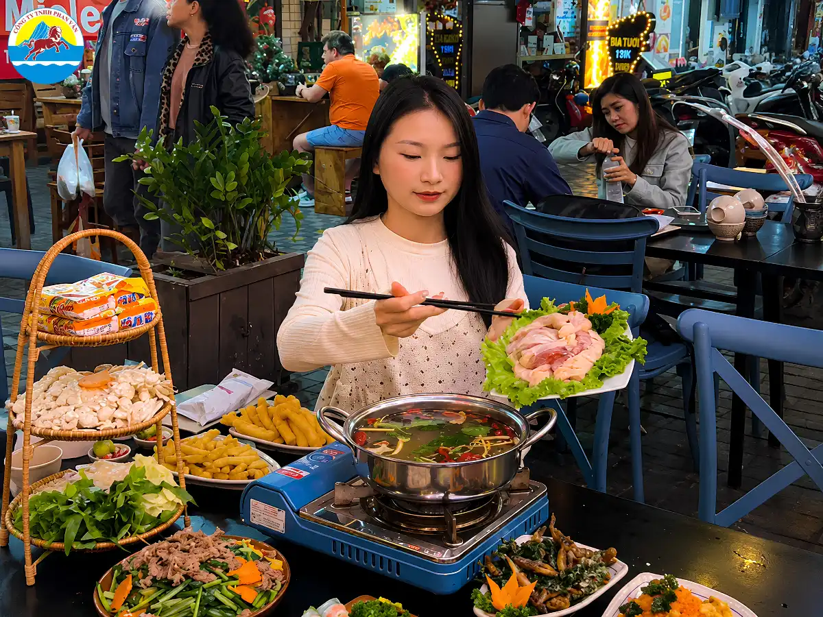 Ăn tối tại phố Tống Duy Tân