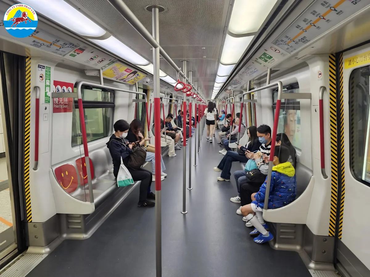 Nhà ga MTR tại trung tâm Hong Kong
