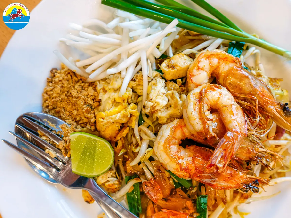 Món phở xào trứ danh Pad Thai