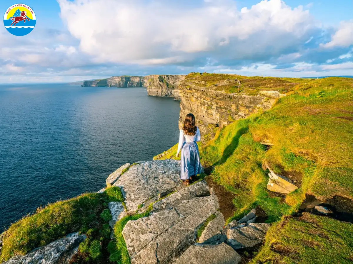 Thử thách chinh phục vách đá Moher