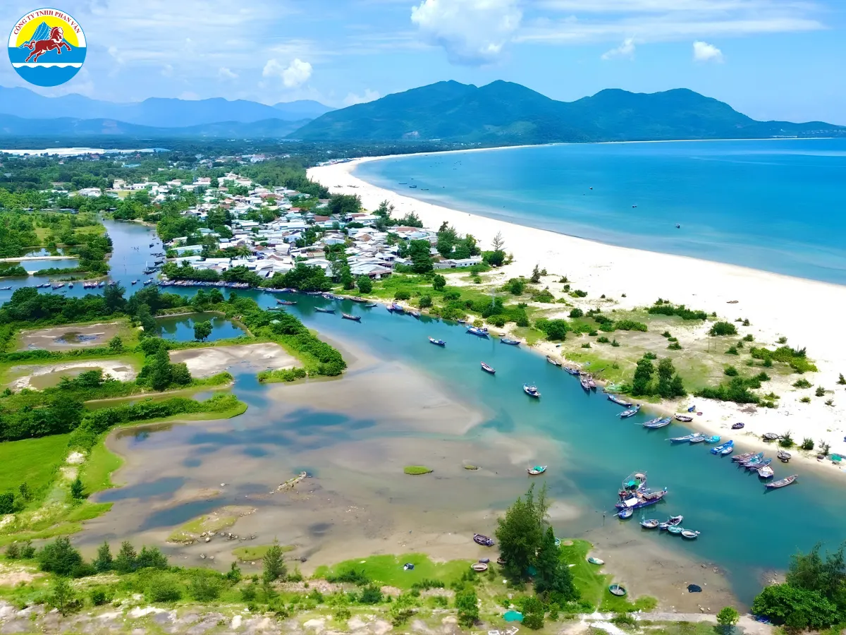 Cảng Chân Mây
