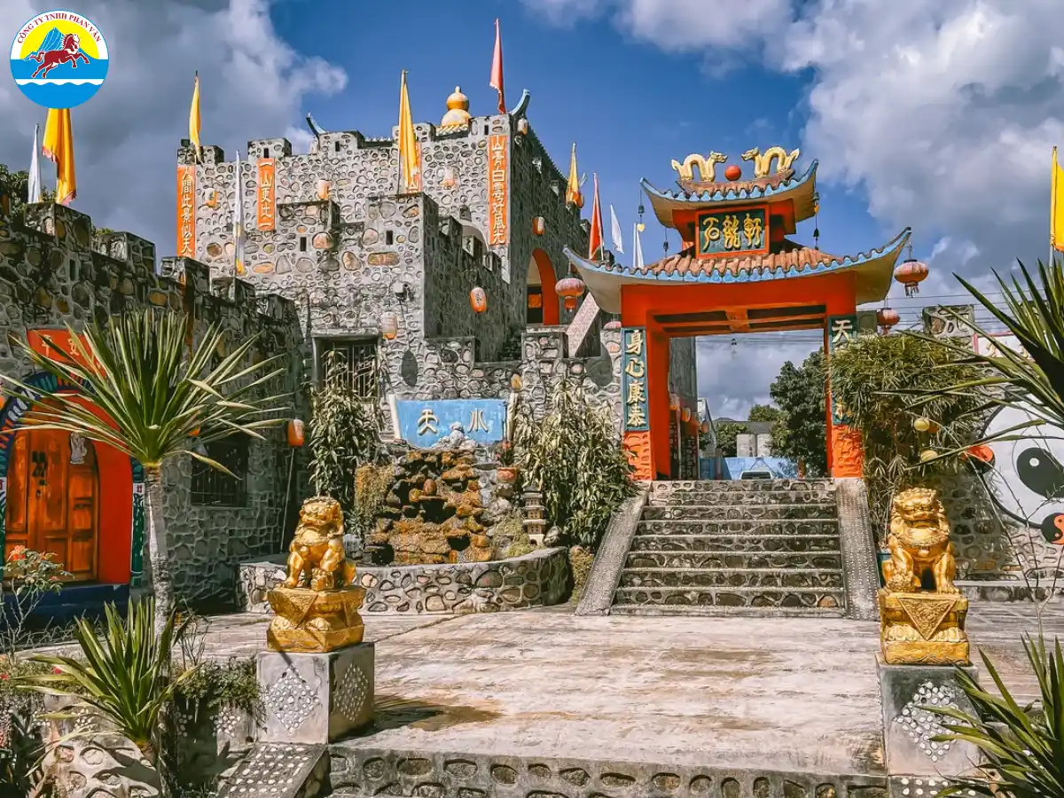 Làng Trung Hoa Santichon (Santichon Village)