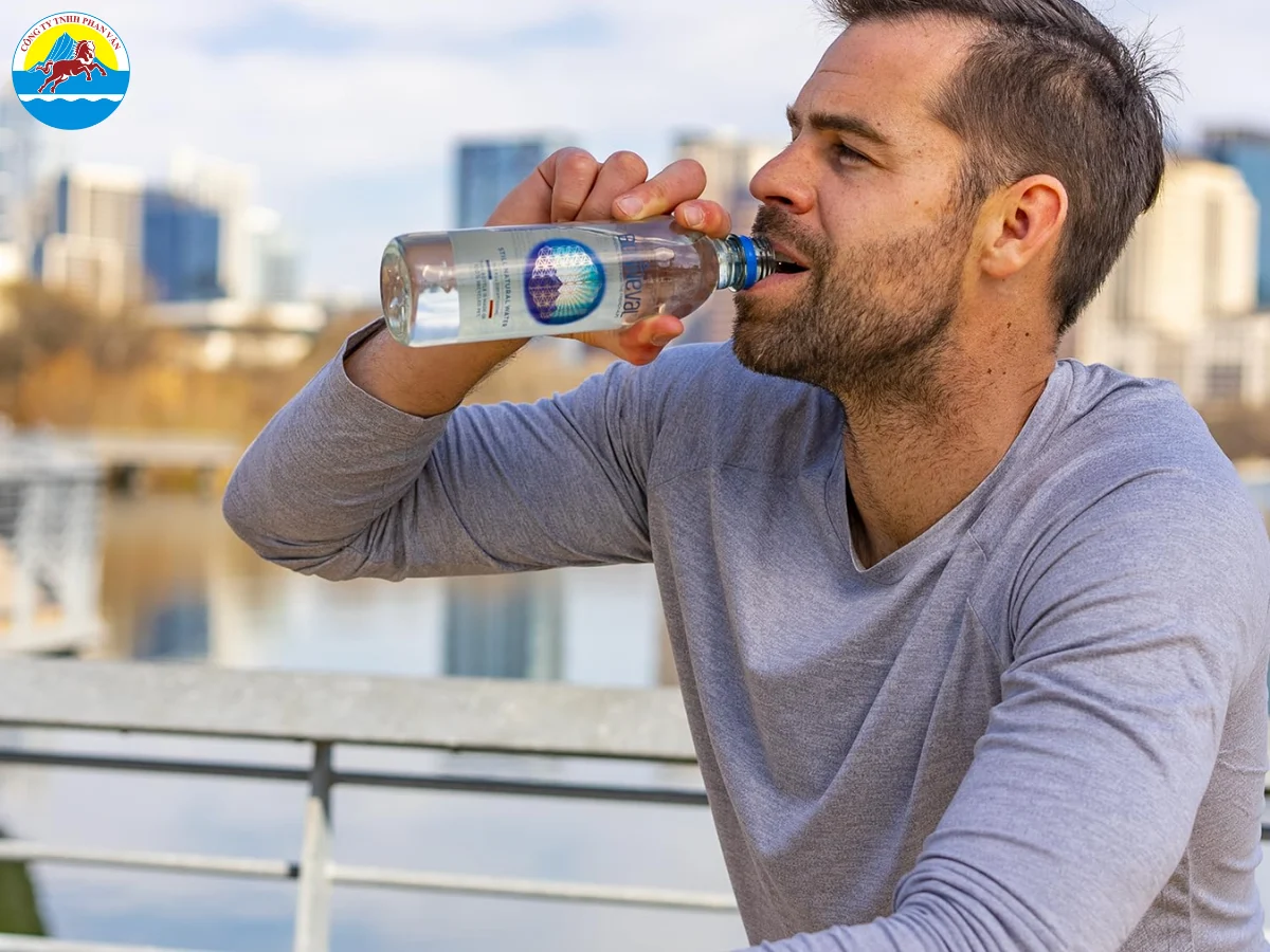 Chỉ uống nước đóng chai hoặc nước tinh khiết