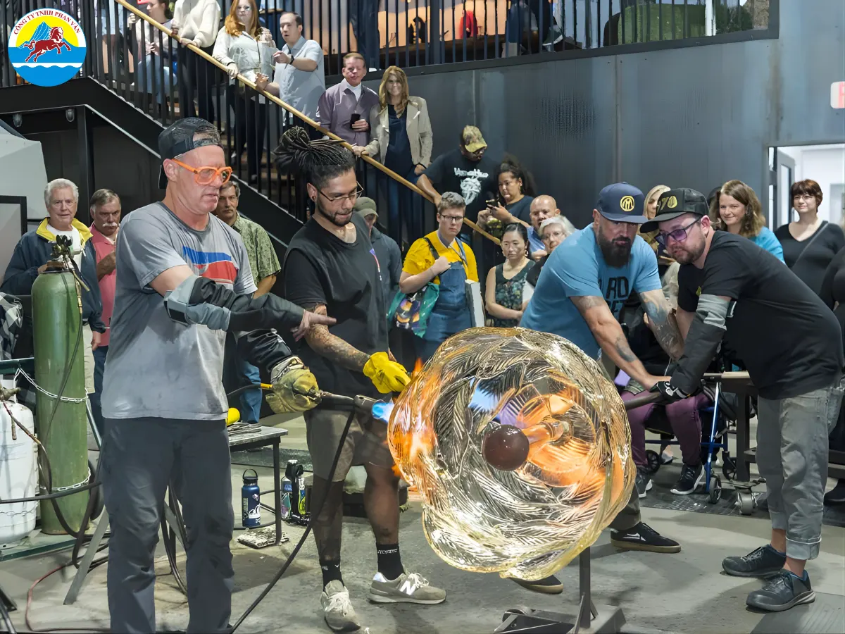 Học thổi thủy tinh