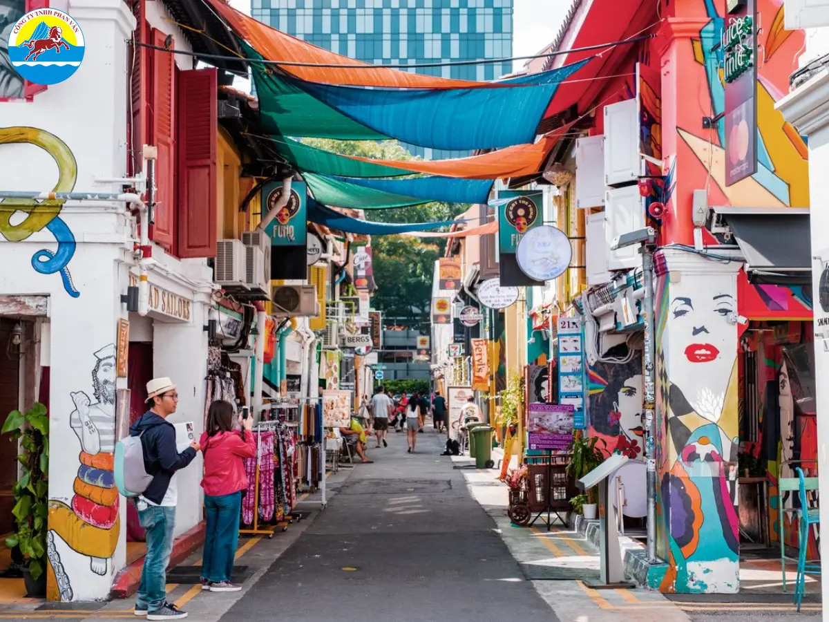 Dạo bước và mua sắm tại phố Haji Lane