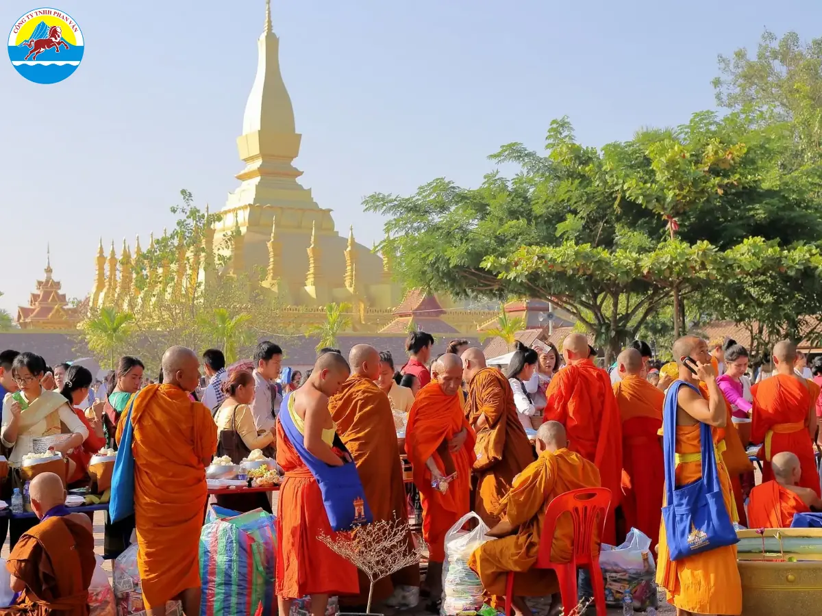 Chiêm ngưỡng kiến trúc dát vàng