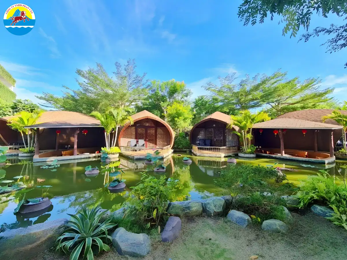 Khuôn viên khu lưu trú cao cấp gần núi Bà Đen
