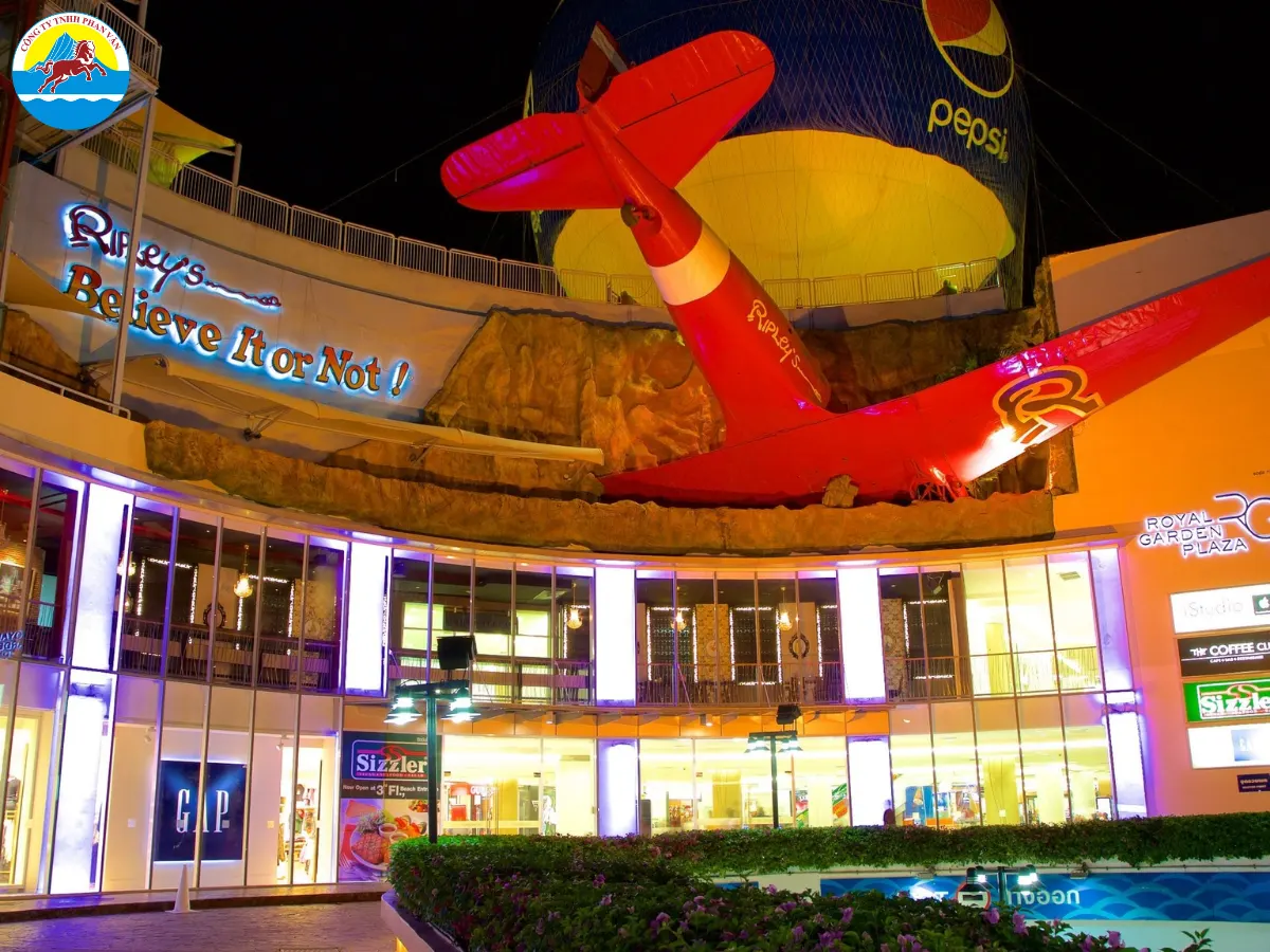 Royal Garden Plaza