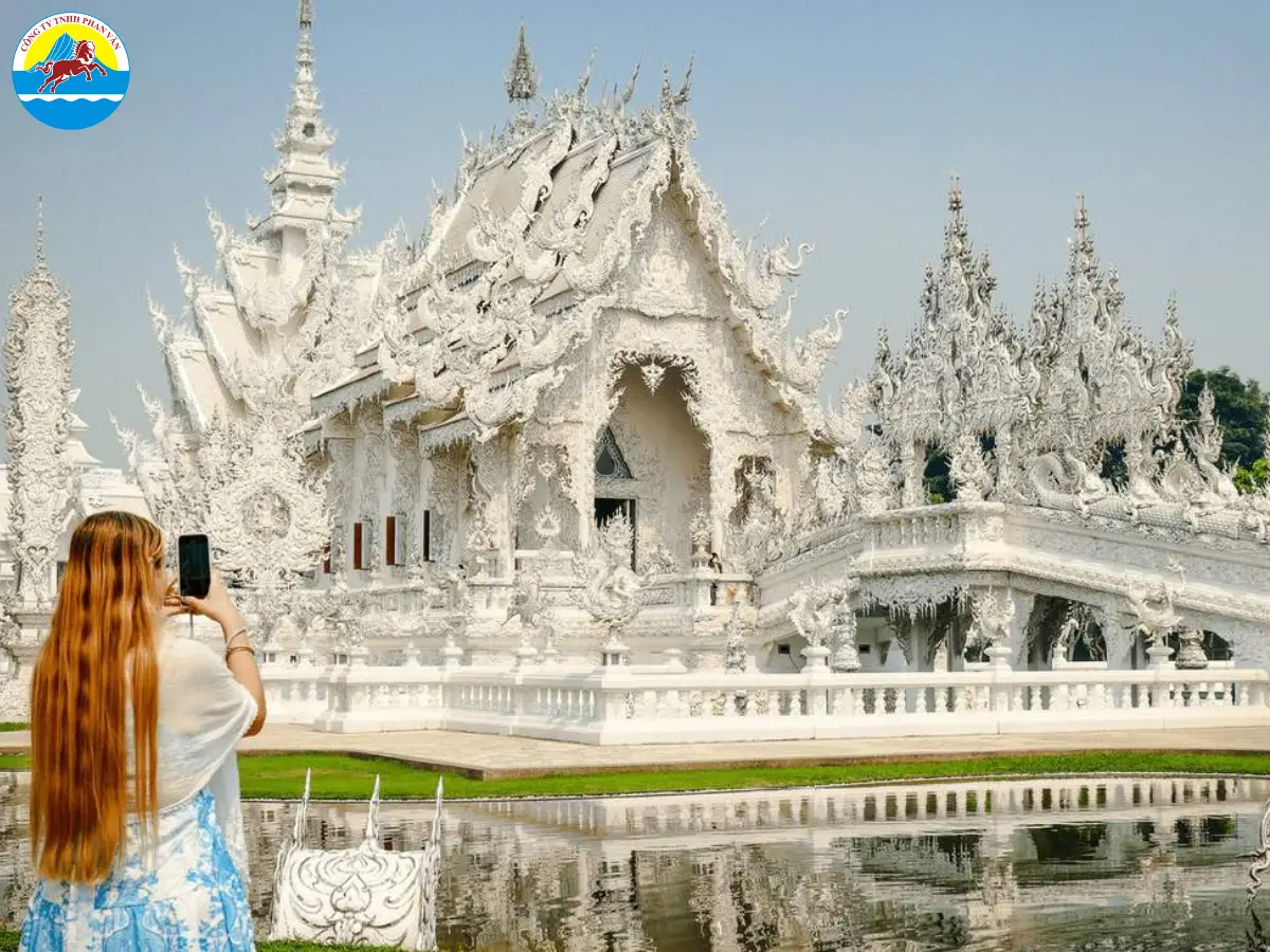 Lựa chọn tour từ Phan Văn Travel là một phương án đáng cân nhắc