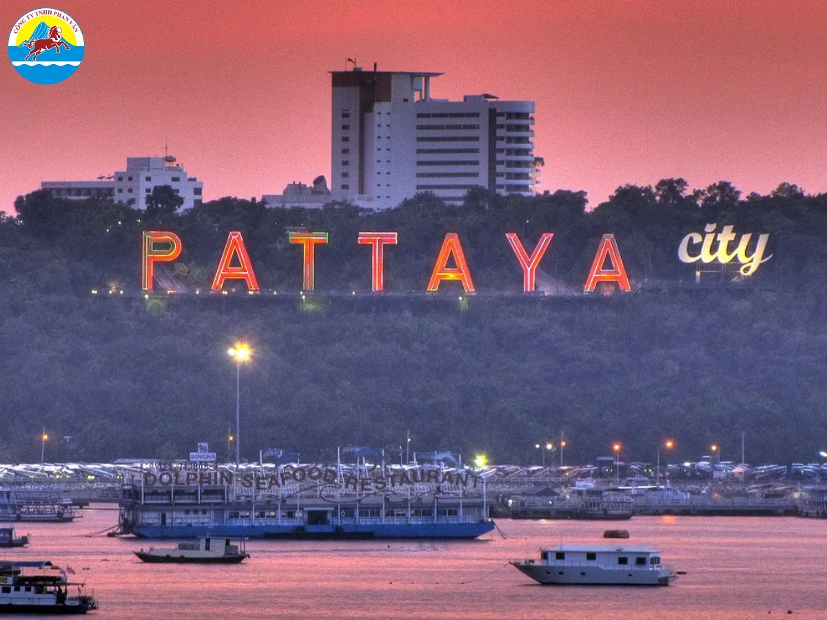 Thời điểm lý tưởng du lịch Pattaya tự túc là từ tháng 11 đến tháng 3 năm sau