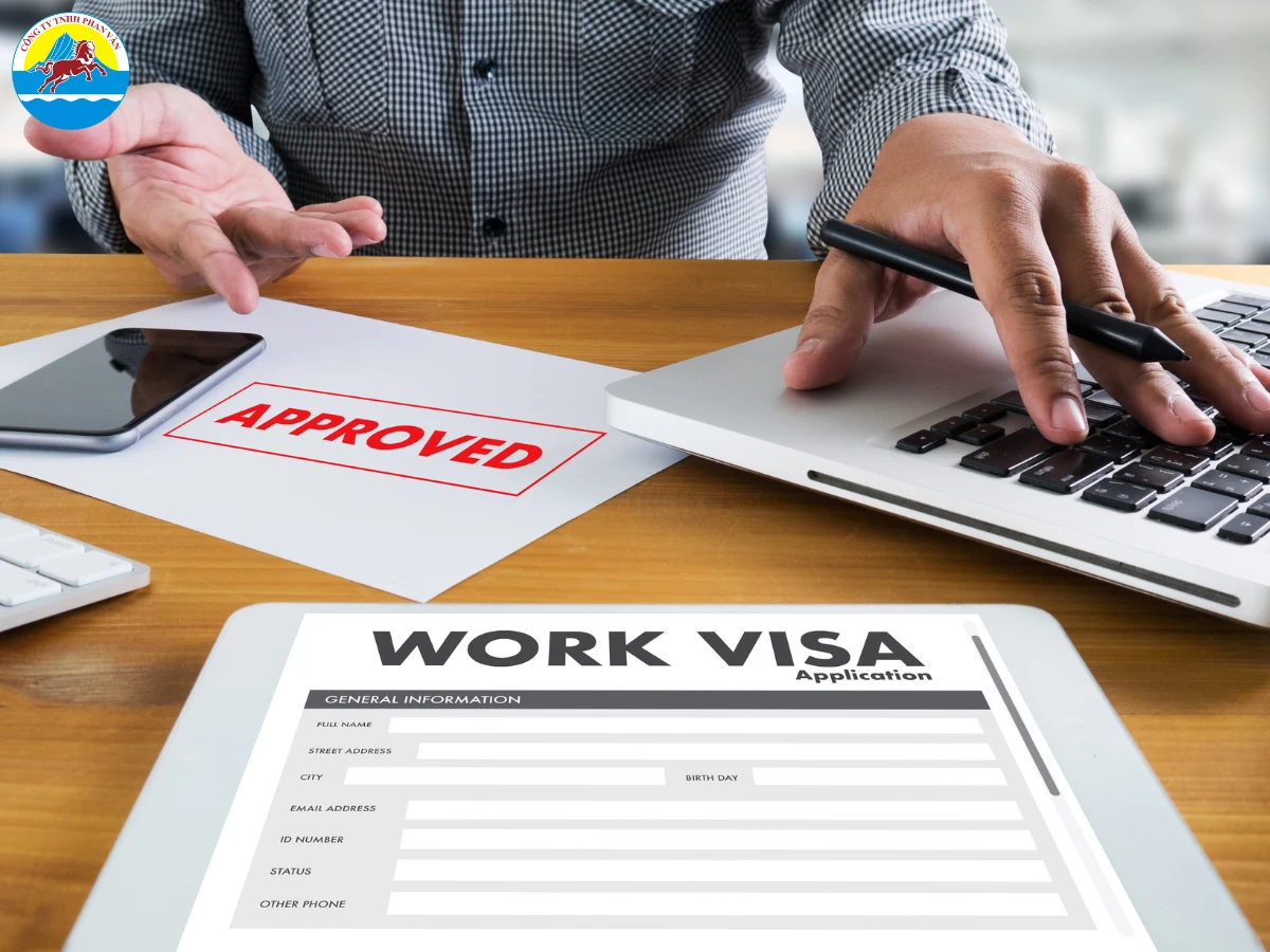 Khi lựa chọn phương án theo tour, yêu cầu chứng minh tài chính và công việc được giảm nhẹ