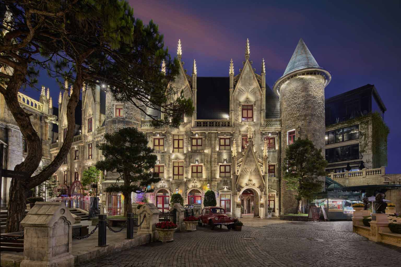 Bà Nà Hills - Đường lên tiên cảnh