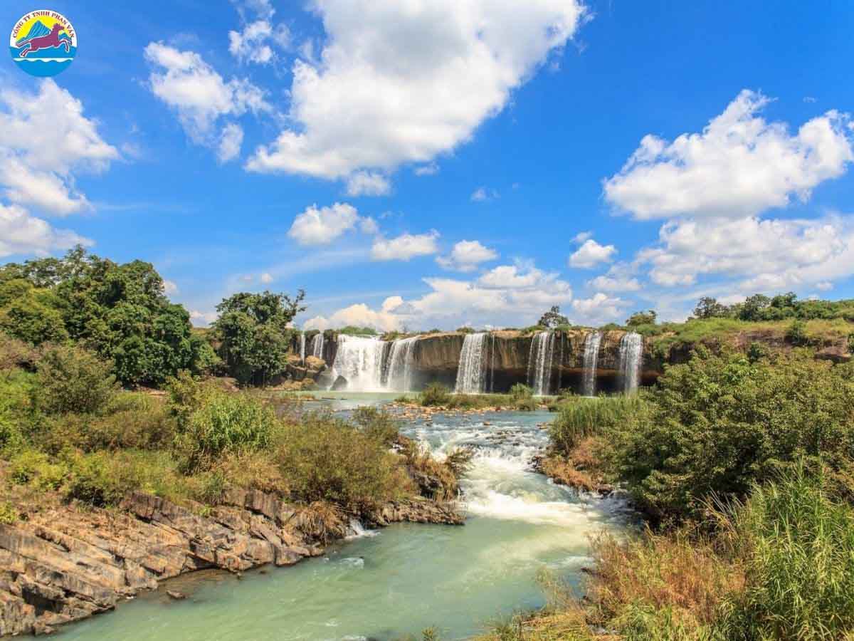 Từ Măng Đen, bạn có thể dễ dàng di chuyển tham quan các nơi khác