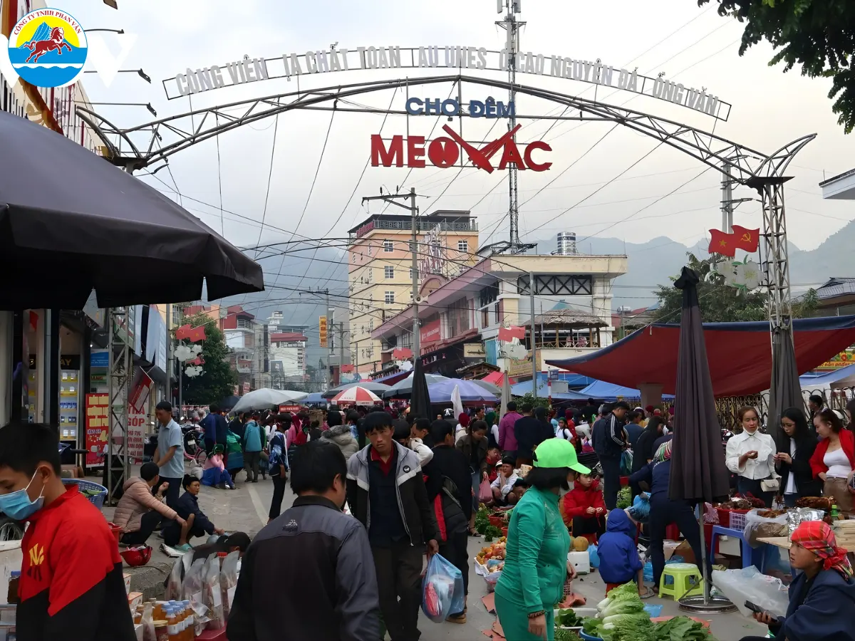Chợ phiên Mèo Vạc