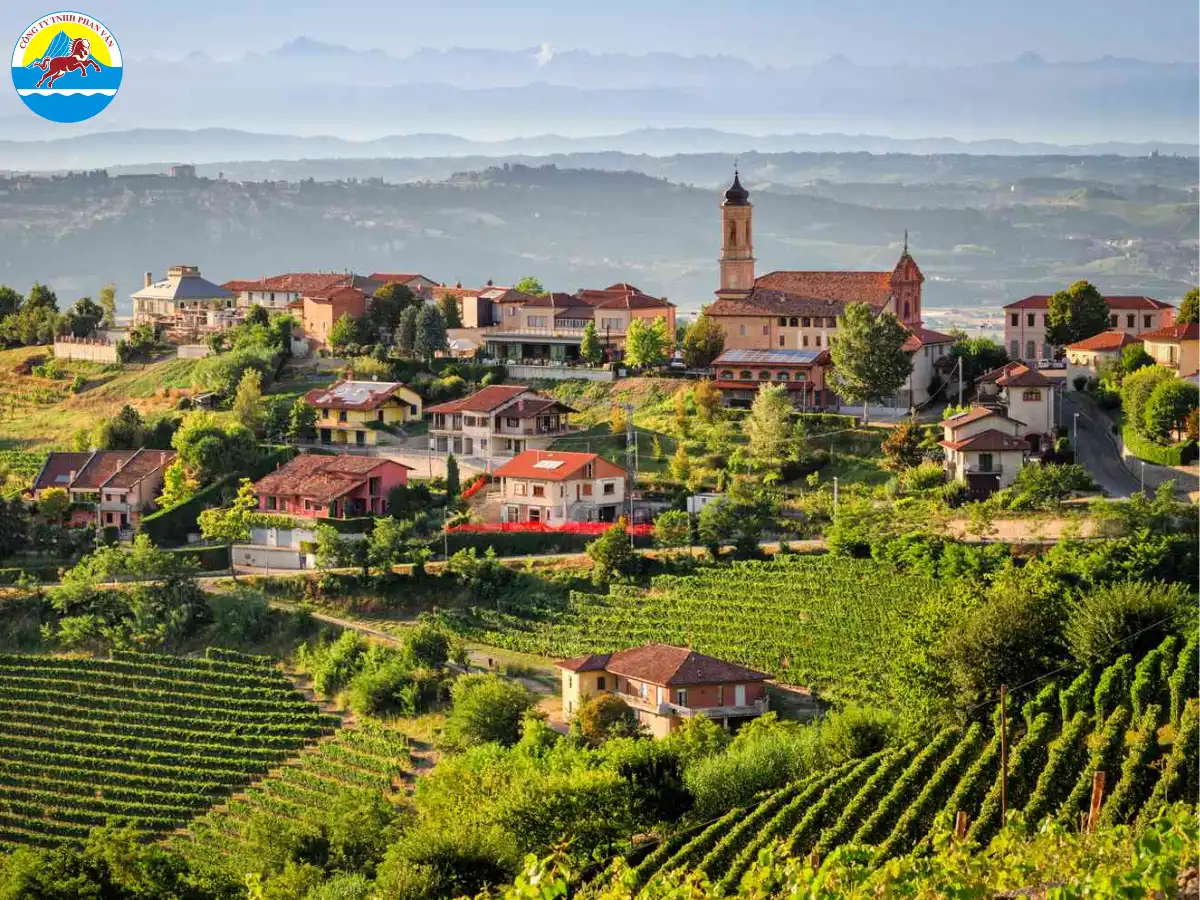Piemonte là quê hương của hai loại vang đỏ Barolo và Barbaresco