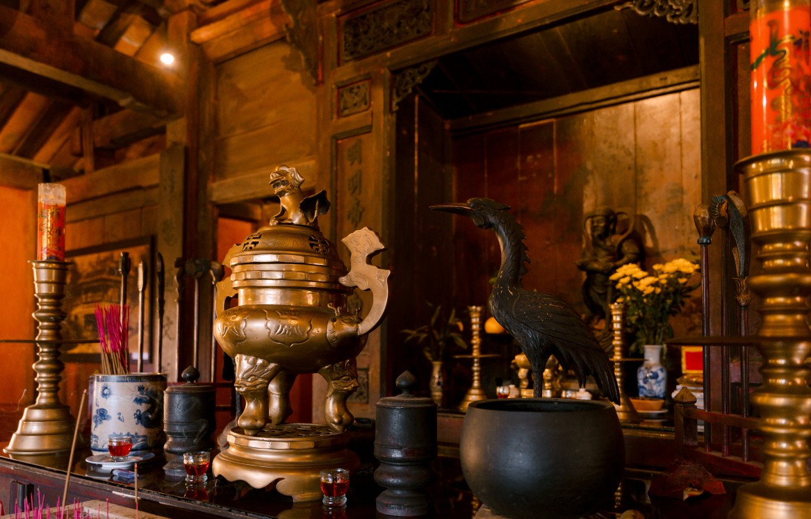 Một góc thờ phụng trong nhà cổ