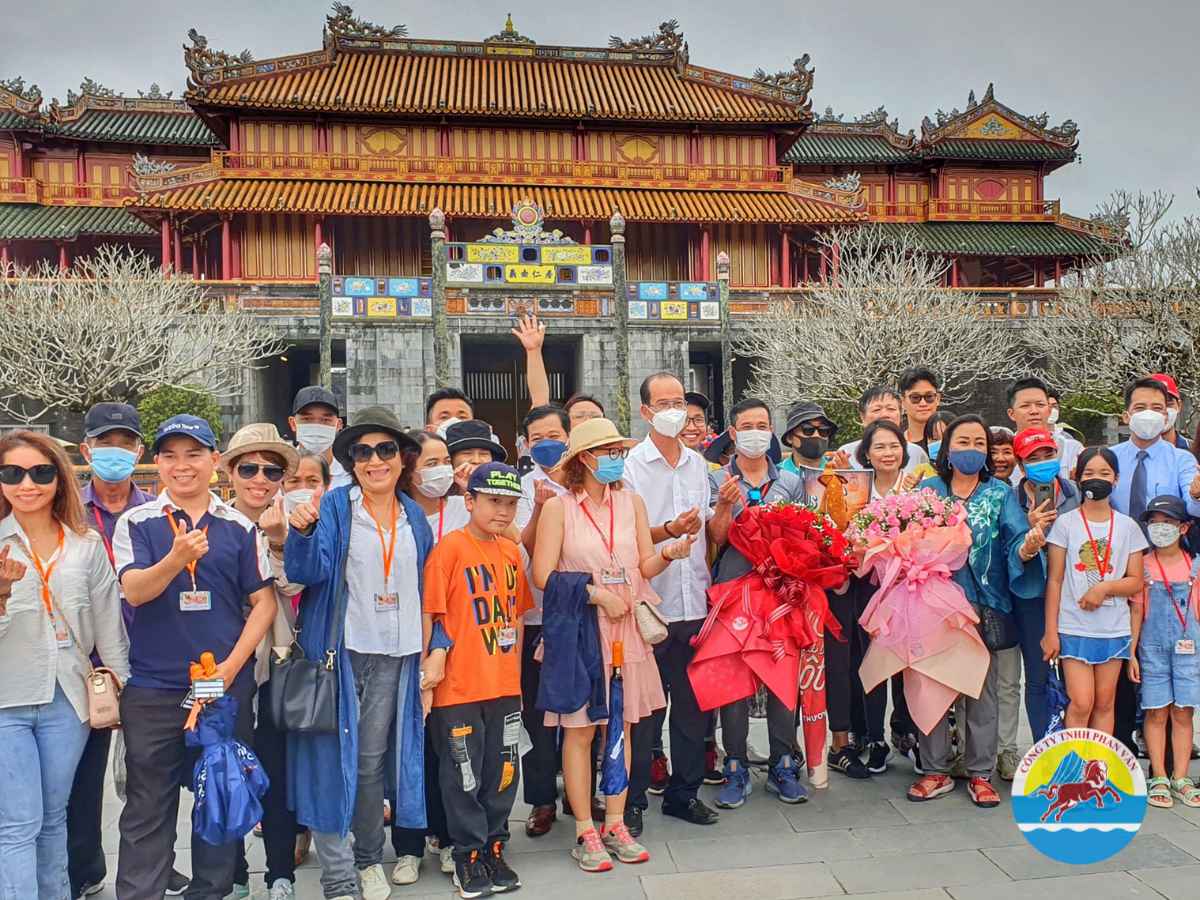 Mở khóa trải nghiệm Huế hoàn hảo cùng Phan Văn Travel