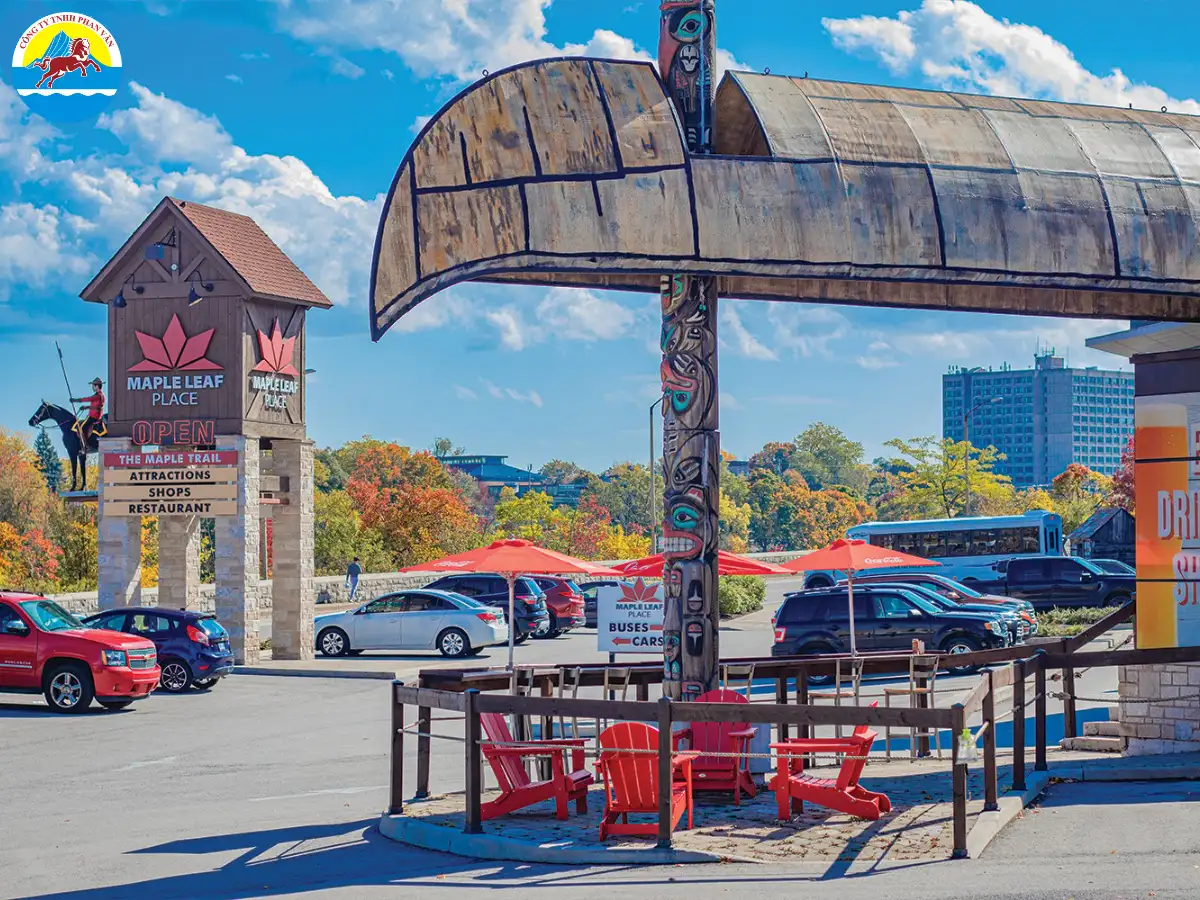 Cửa hàng lưu niệm tại Canada