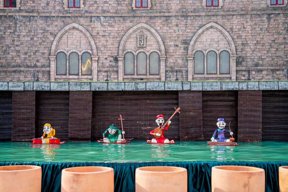 Xem biểu diễn rối nước cùng Phan Văn Travel