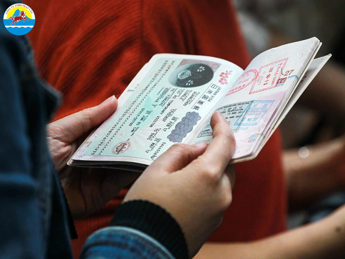 Công dân Việt Nam bắt buộc phải có visa du lịch Nga