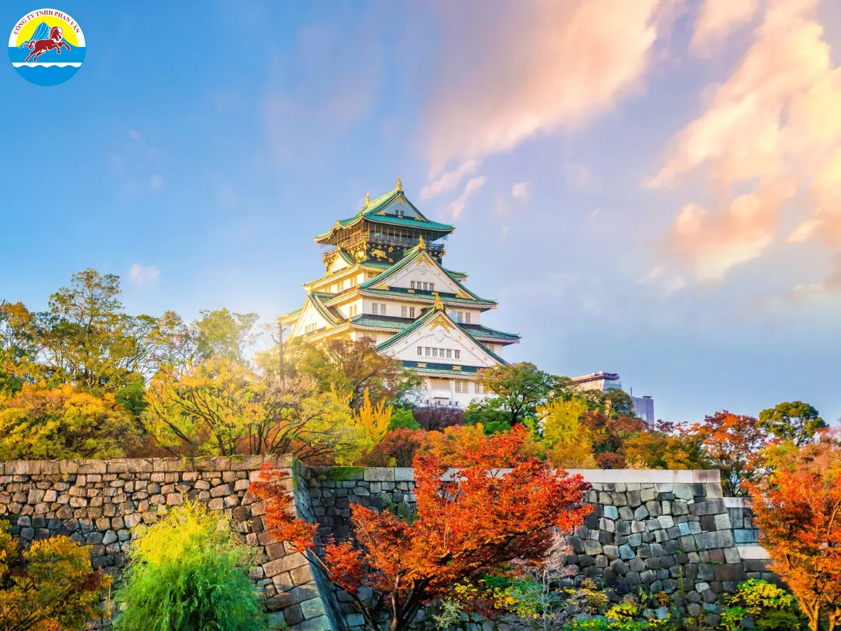 Du lịch mùa thu Nhật Bản là hành trình hấp dẫn với cảnh lá đỏ rực rỡ và trải nghiệm văn hóa đặc sắc