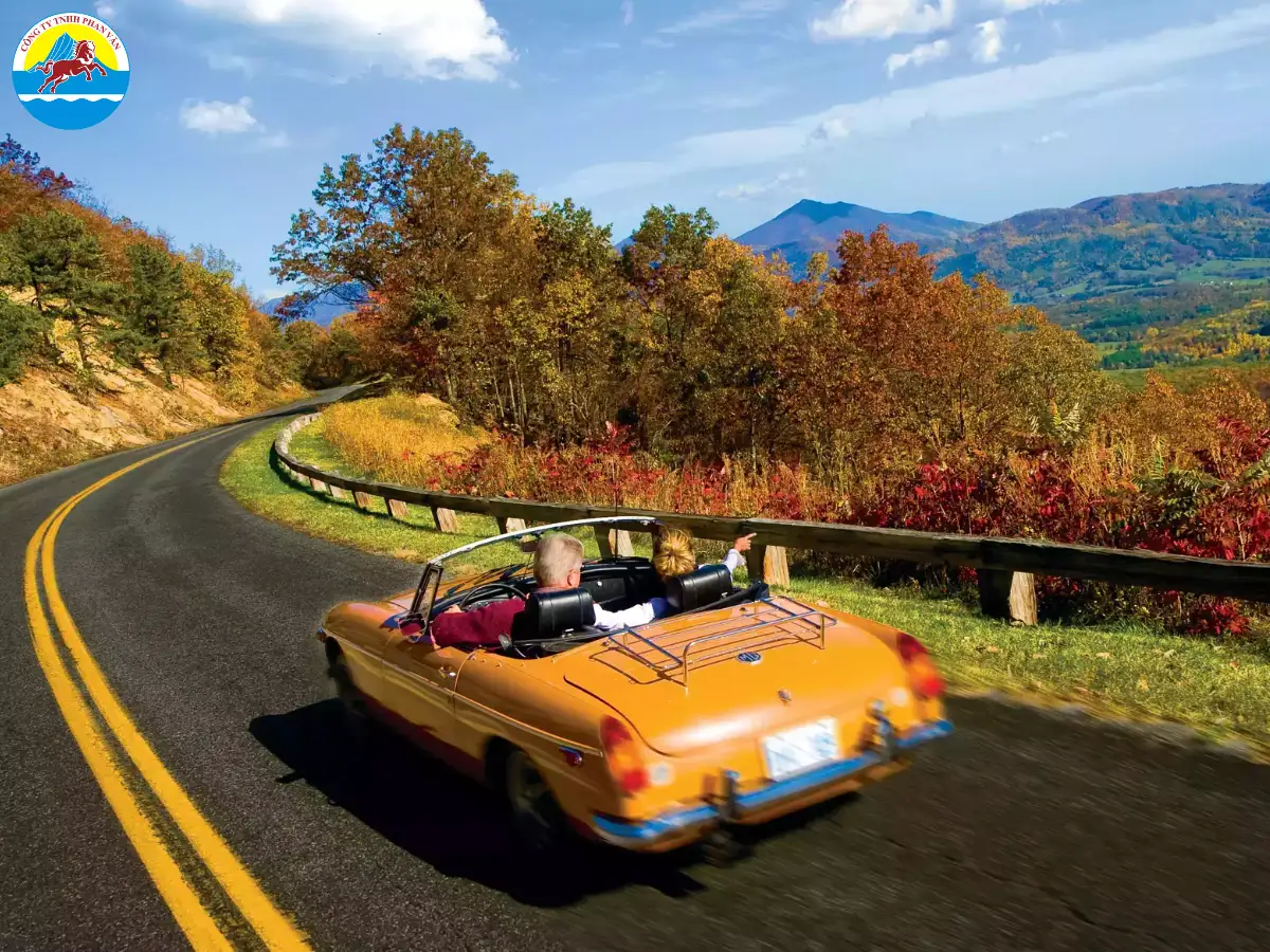 Lái xe trên cung đường Blue Ridge Parkway