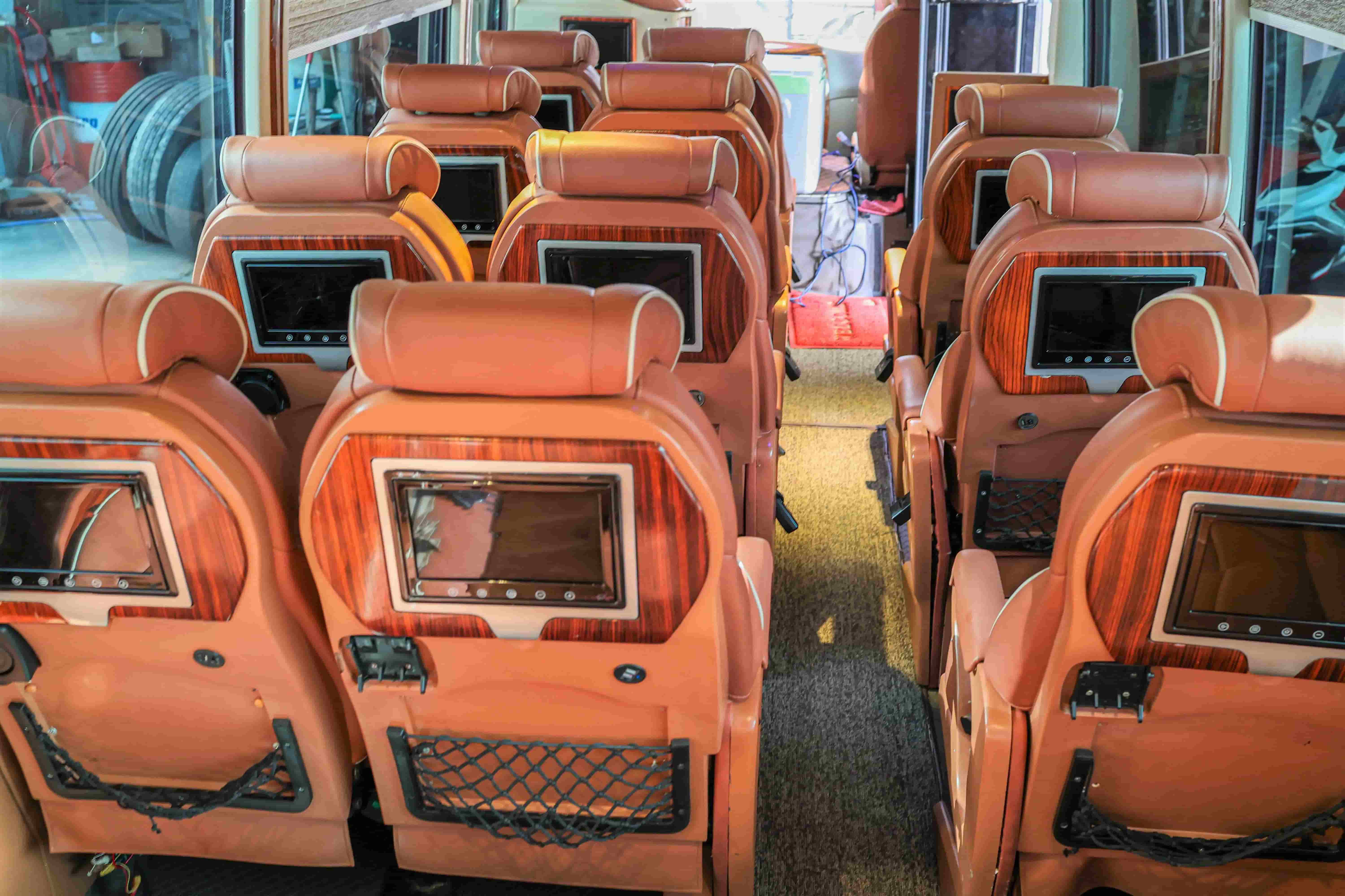 Mỗi ghế đều được trang bị TV