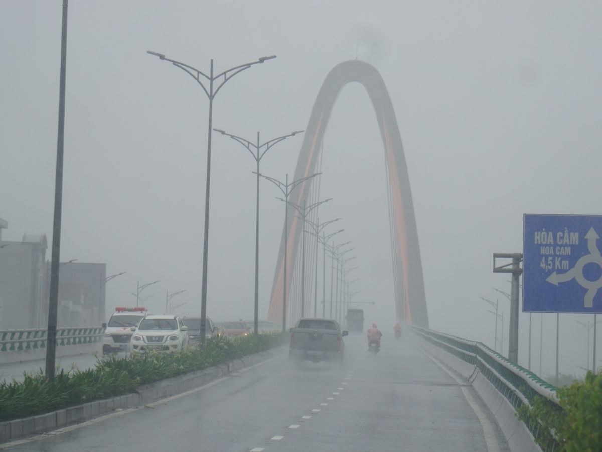 Nguy cơ đối mặt với bão và áp thấp nhiệt đới