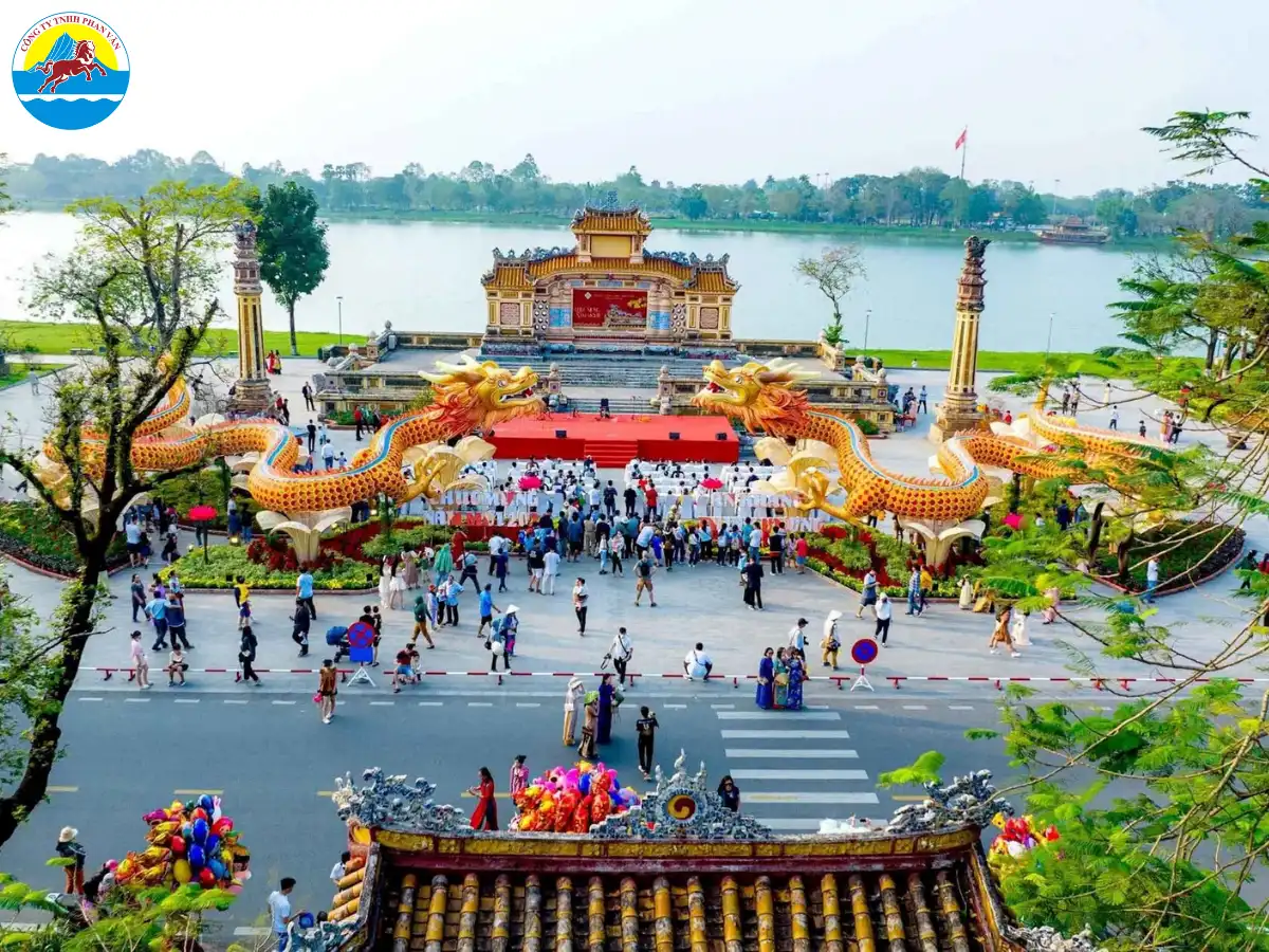 Phan Văn Travel tổ chức tour chuyên nghiệp và dịch vụ trọn gói chất lượng cao