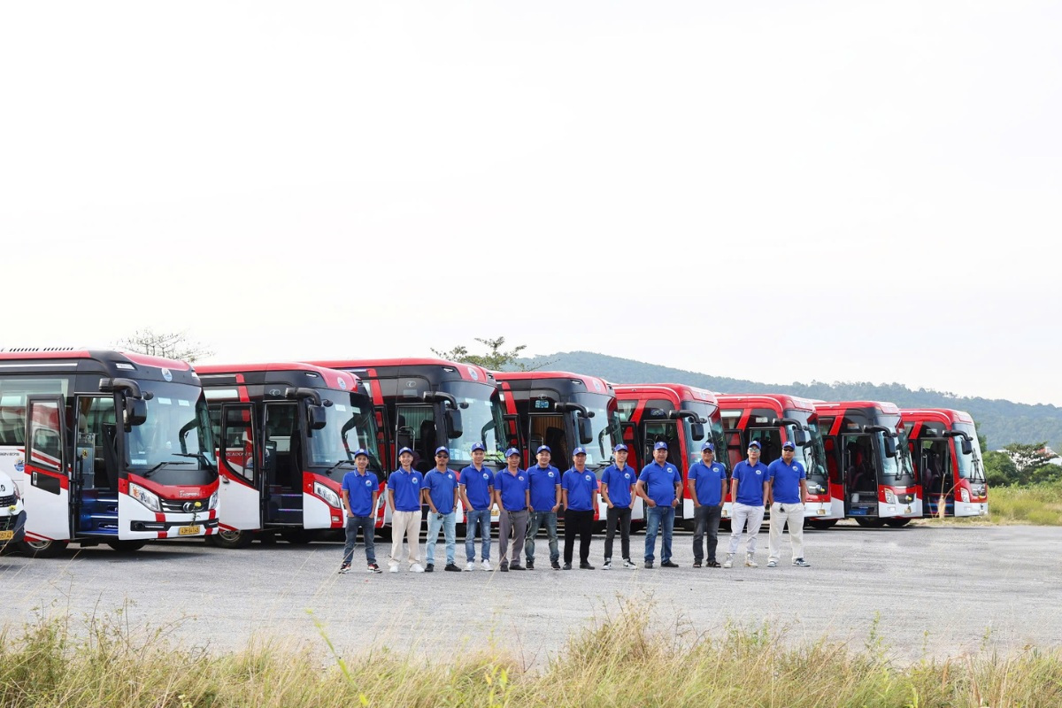 Đội ngũ lái xe luôn nhiệt tình đưa đón trên mọi cung đường