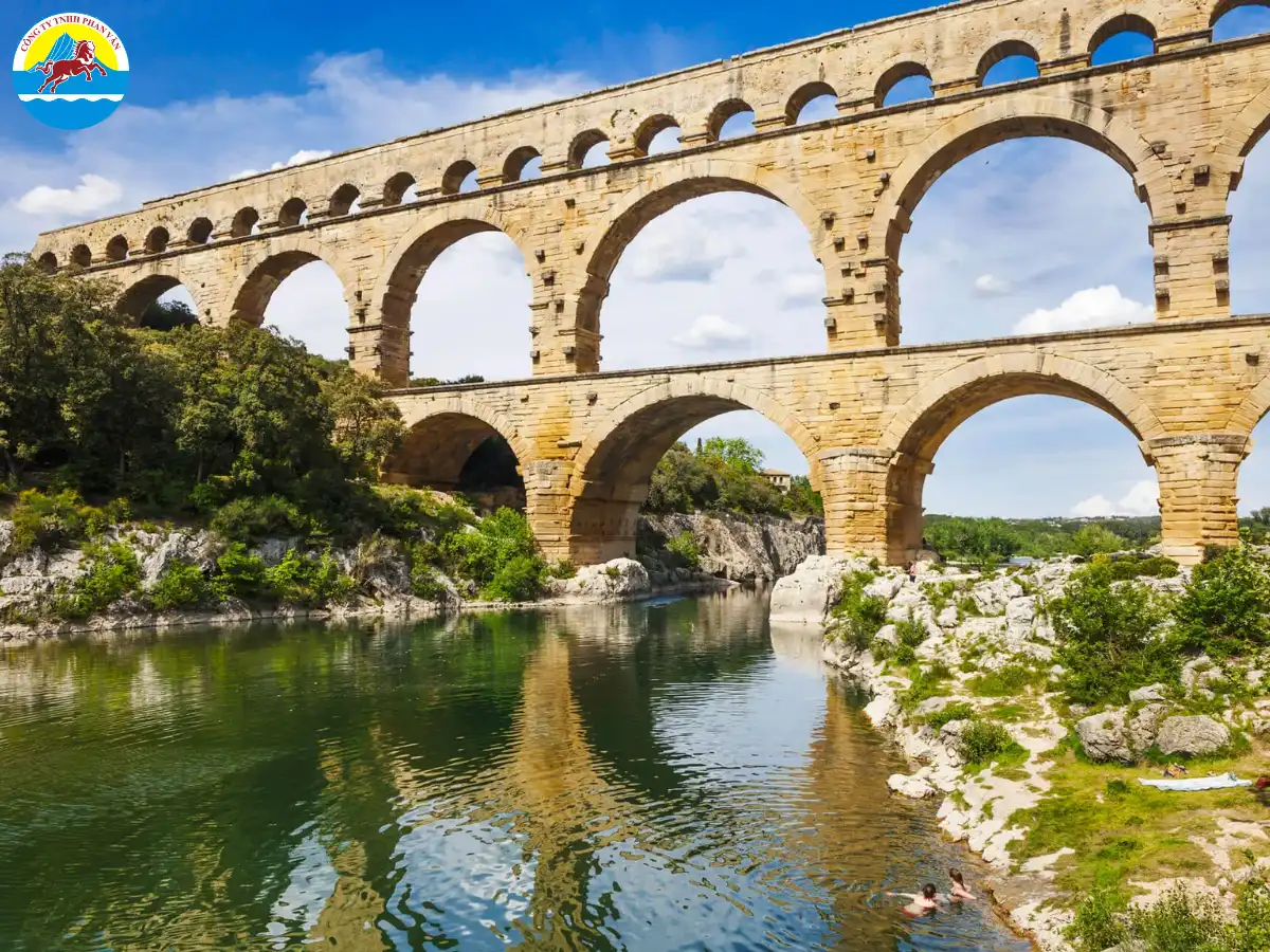Cầu Dẫn Nước Pont du Gard