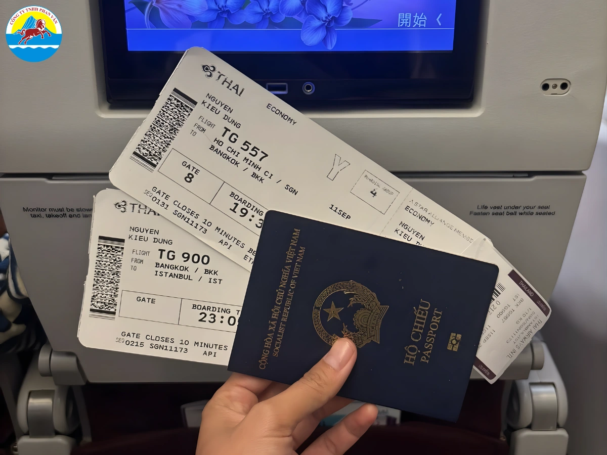 Du khách nên mang theo bản sao hộ chiếu và e-Visa