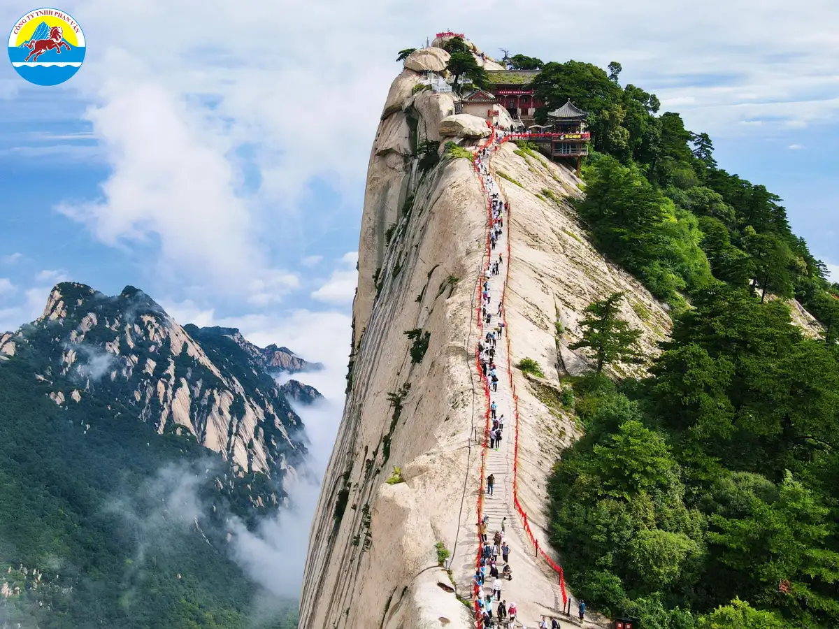 Phan Văn Travel cung cấp tour du lịch núi Hoa Sơn Trung Quốc được thiết kế chuyên nghiệp