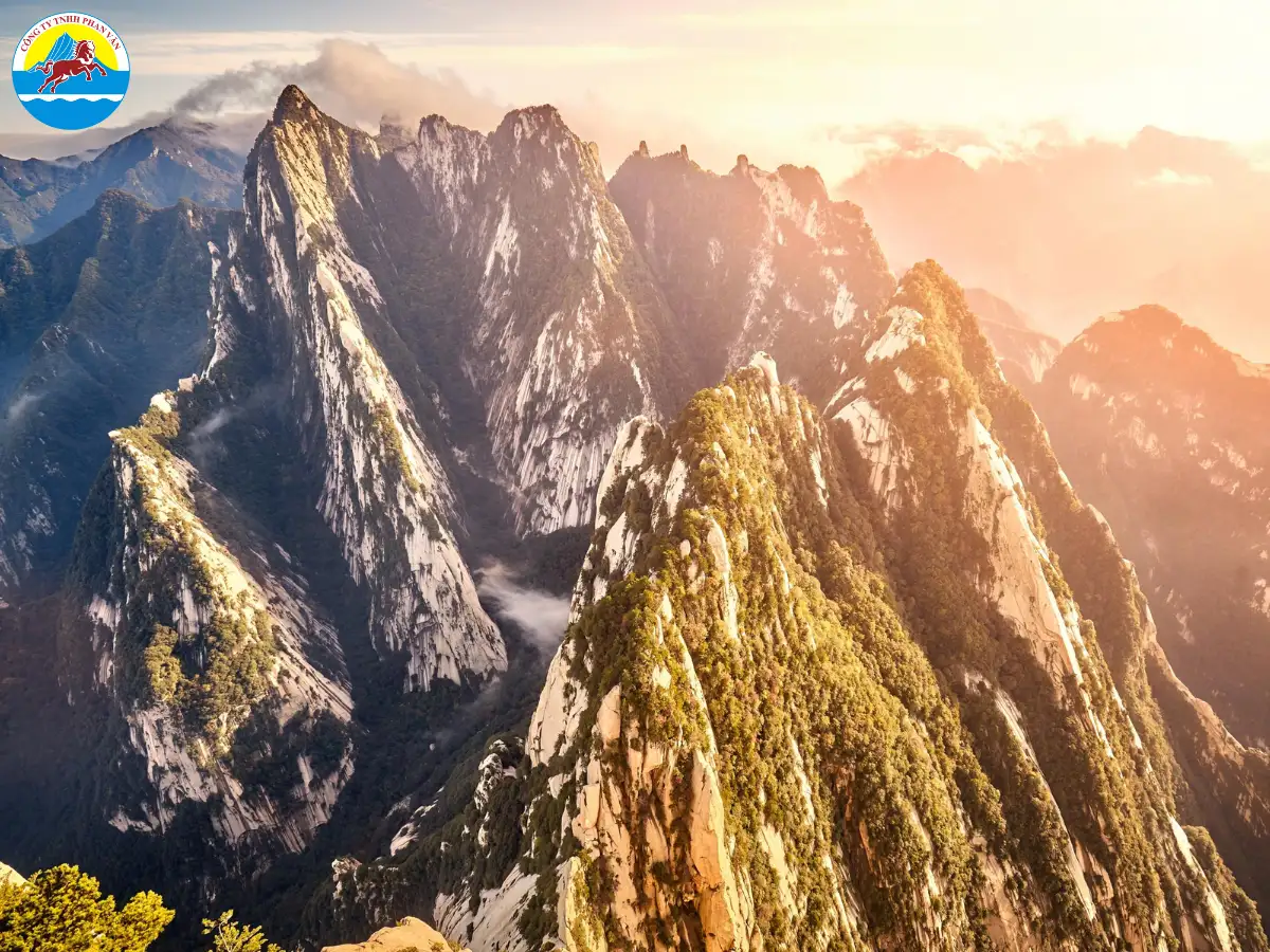 Đỉnh Tây (Liên Hoa Phong) - Đóa sen đá khổng lồ