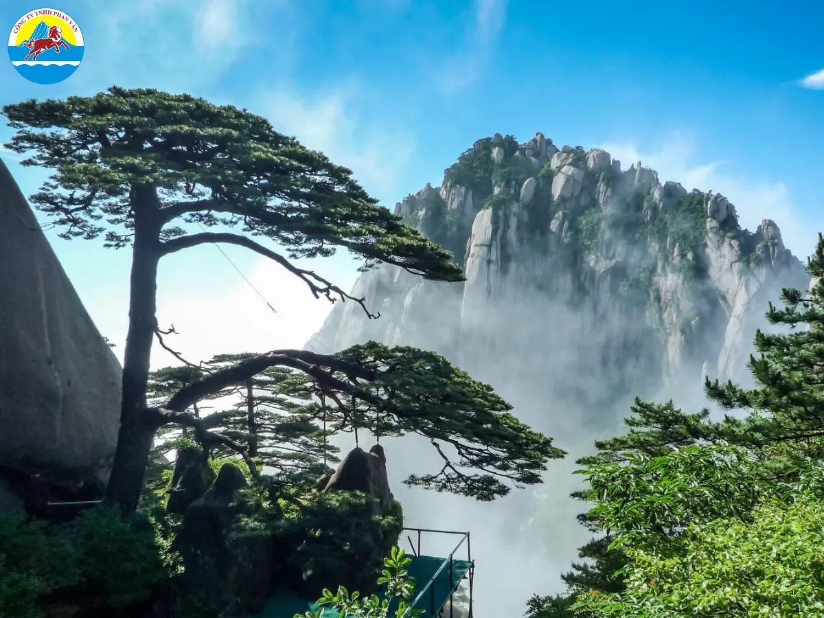 Núi Hoàng Sơn Trung Quốc là một danh thắng nổi tiếng toàn cầu