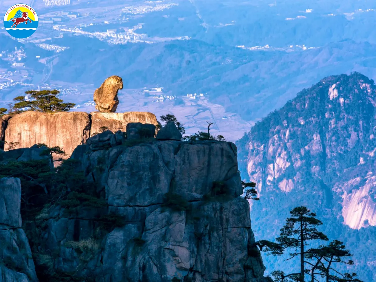 Du khách cần khám phá hai khái niệm nổi bật: “Tứ Tuyệt” và “Ngũ Tuyệt”