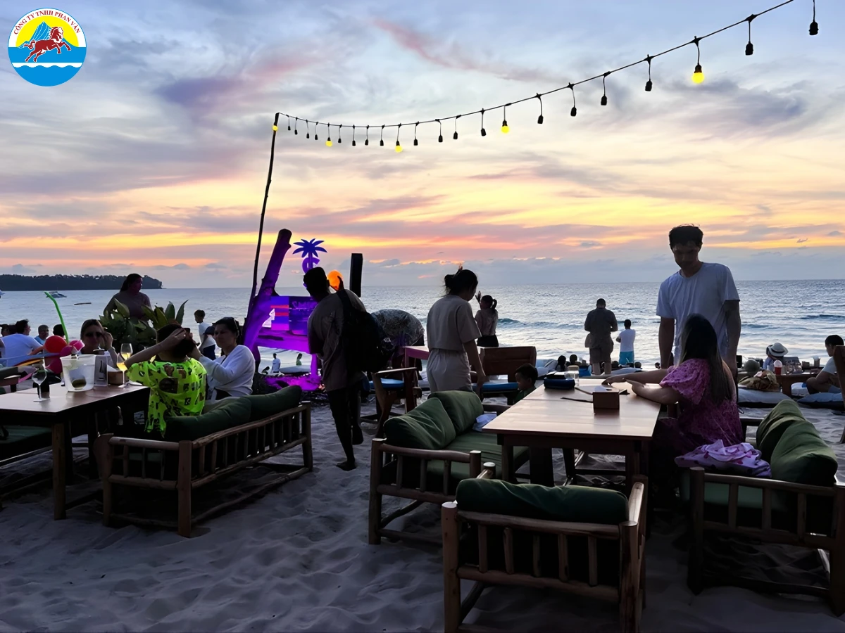 Pogo Beach Bar & Restaurant