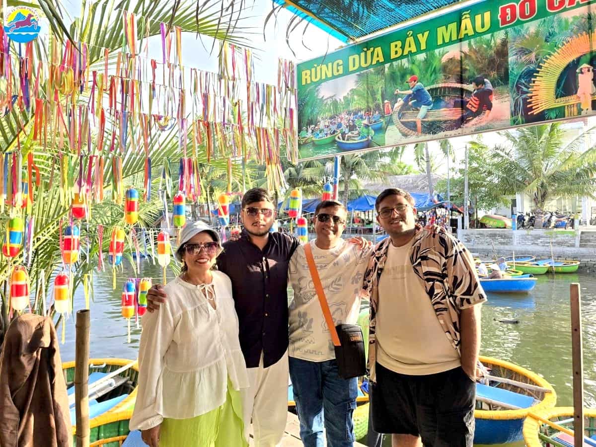 đoàn đi chơi rừng dừa bảy mẫu